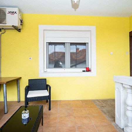 Apartman Jozic Книн Екстер'єр фото
