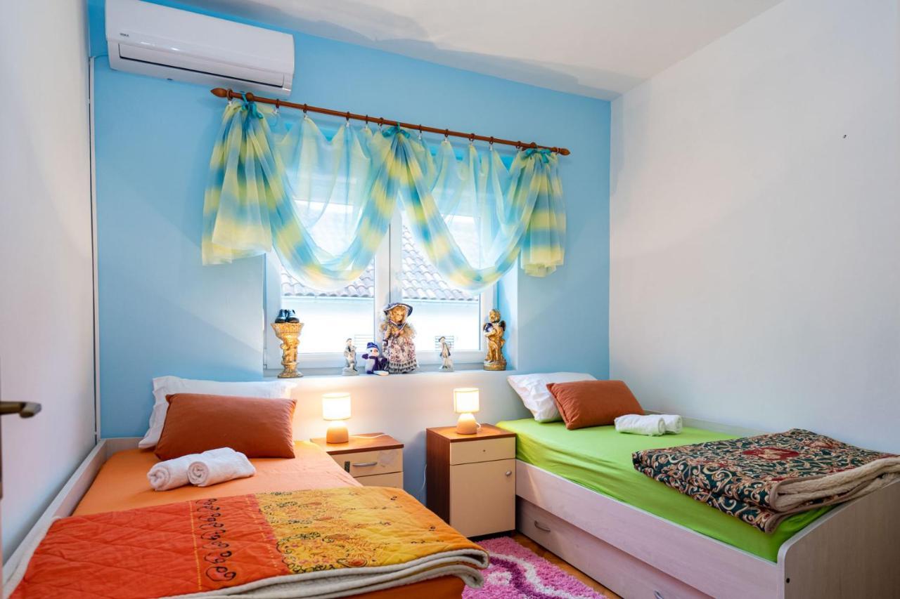 Apartman Jozic Книн Екстер'єр фото